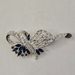 Silver Tone Blue clear Rhinestone Brooch Women Jewelry Unmarked Pin